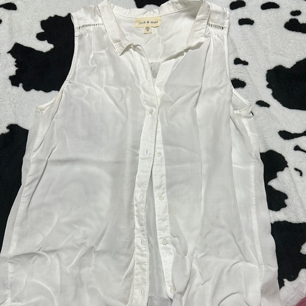Cloth & Stone White Sleeveless Button Down Blouse